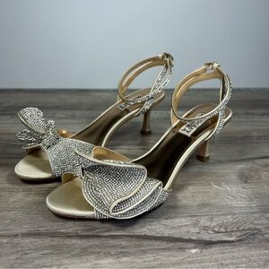 Badgley Mischka Remi Statement Kitten Heels in Ivory Size 6.5